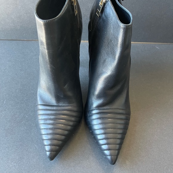 Burberry ladies ancle bots. Size 41. Black - Picture 2 of 14
